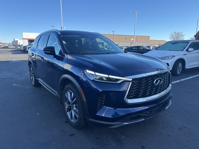 2022 Infiniti QX60 Luxe photo 3