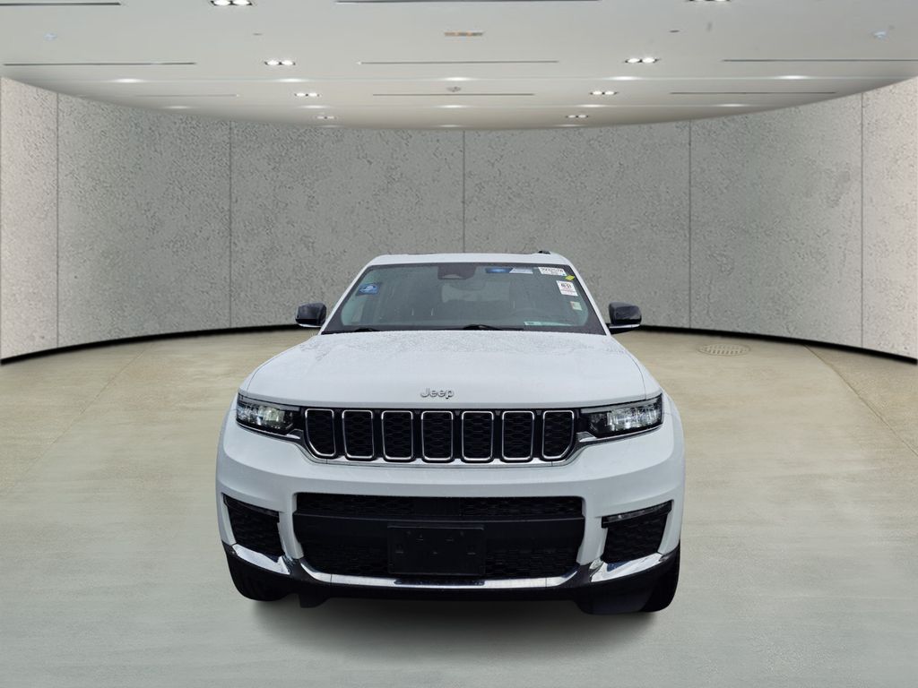 2022 Jeep Grand Cherokee Limited photo 2