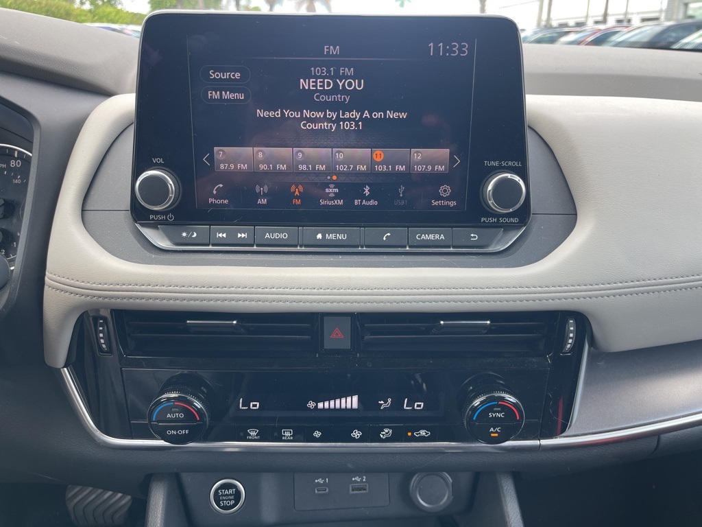 2022 Nissan Rogue SV photo 10