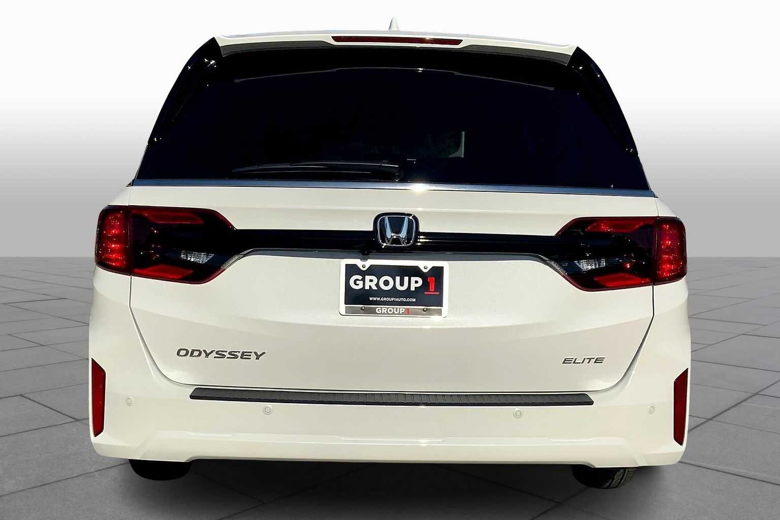 2026 Honda Odyssey Elite photo 4
