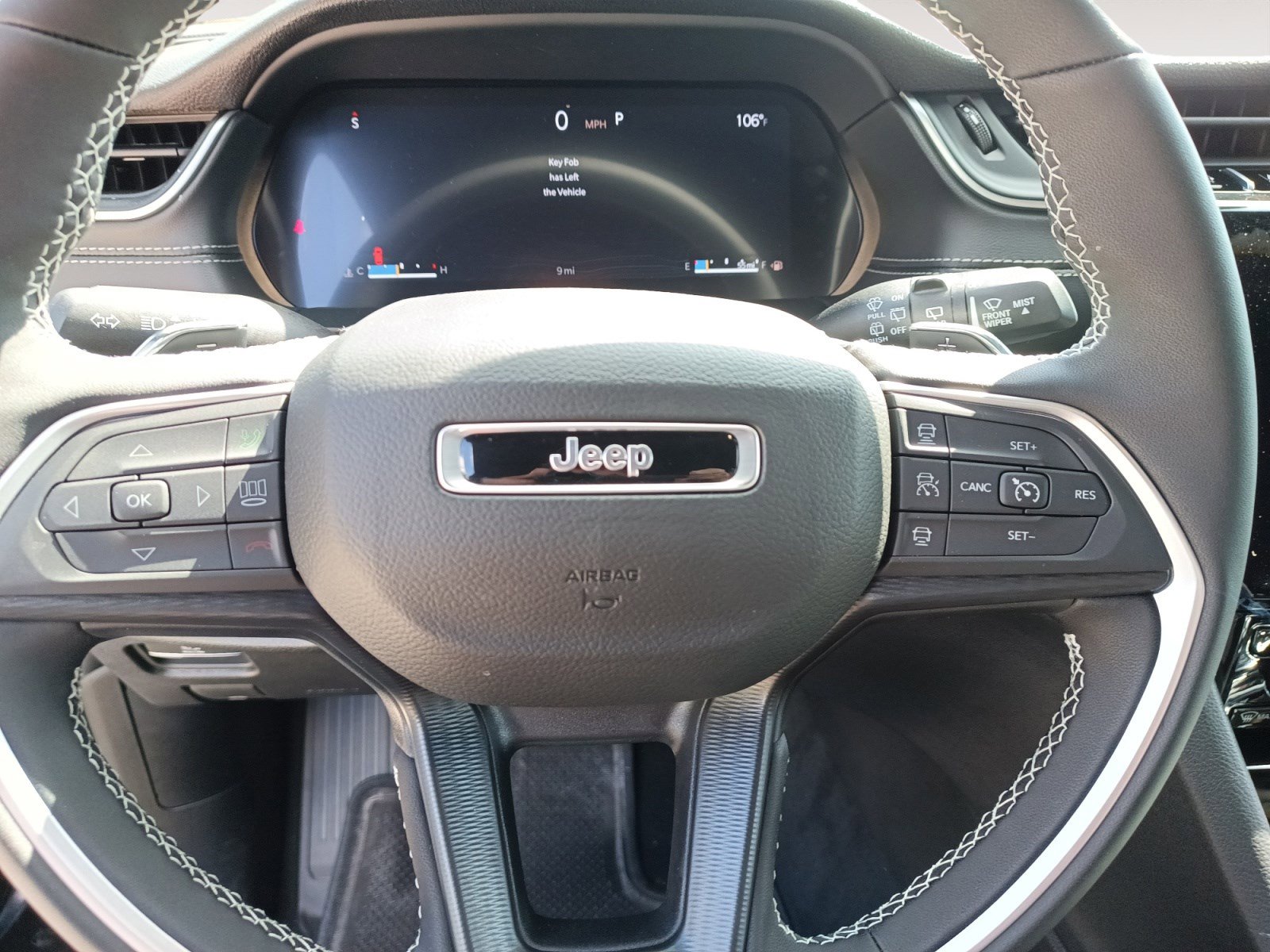 2025 Jeep Grand Cherokee Laredo photo 12