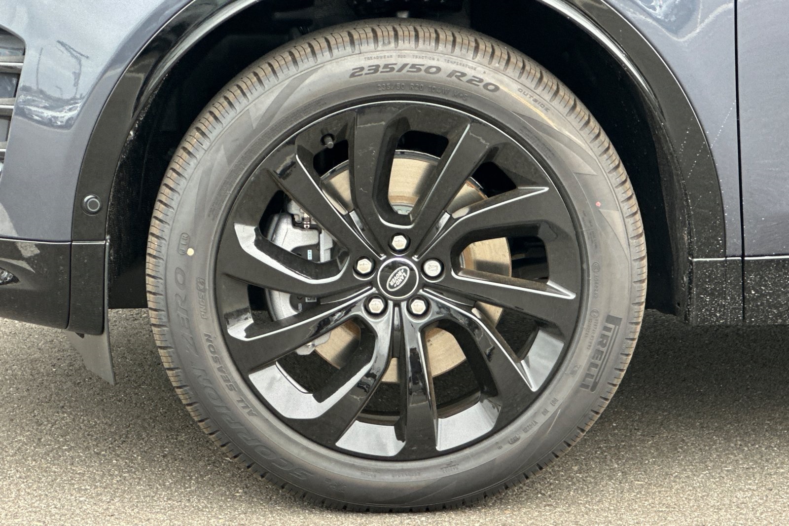 2025 Land Rover Discovery Sport Dynamic SE photo 28