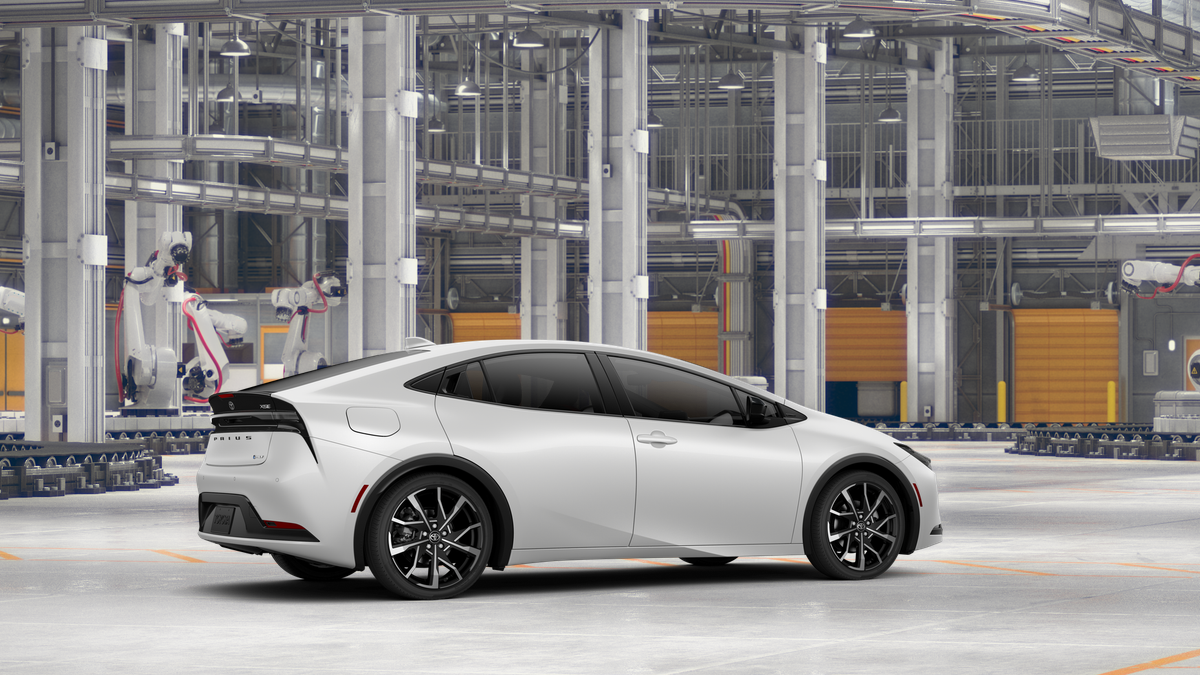 2026 Toyota Prius Plug-in Hybrid XSE photo 11