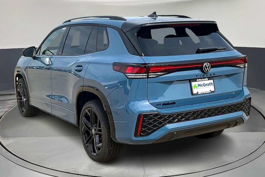 2025 Volkswagen Tiguan SE R-Line Black photo 3