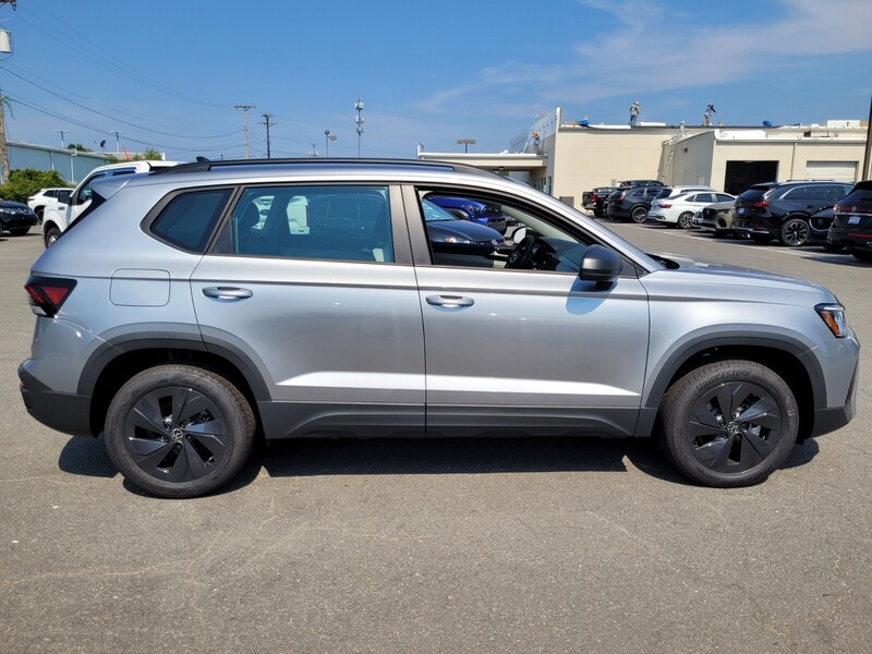 2025 Volkswagen Taos S photo 2