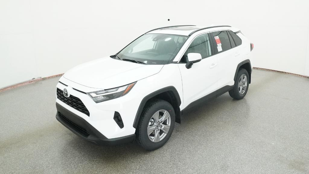 2025 Toyota RAV4 XLE's photo