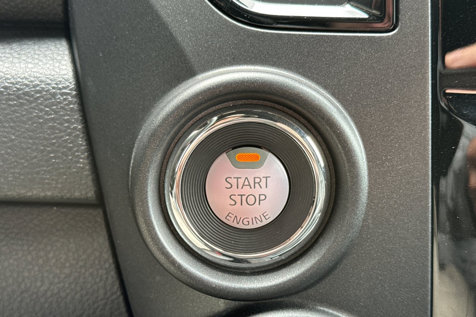 2023 Nissan Titan PRO-4X photo 20