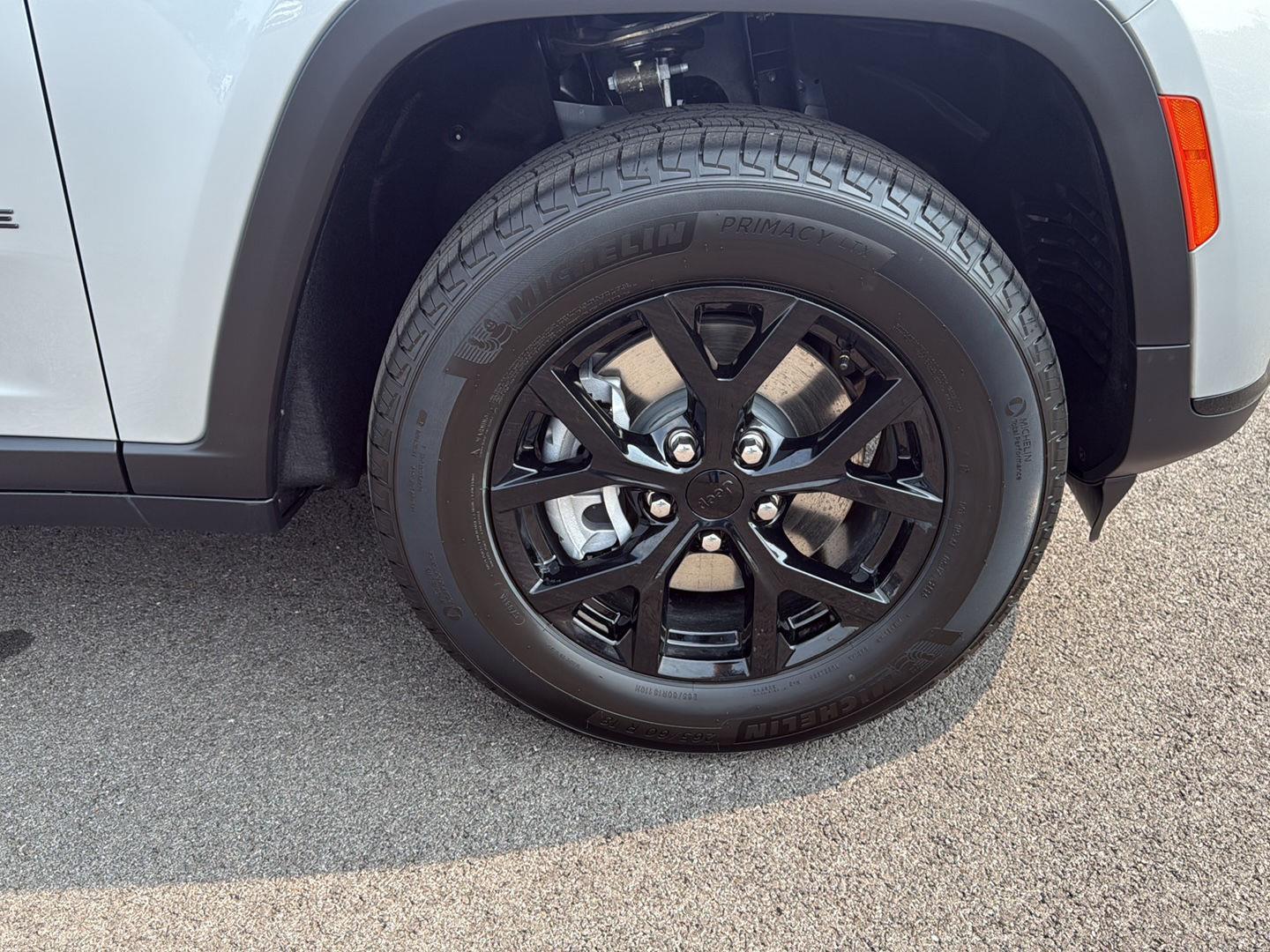 2025 Jeep Grand Cherokee Altitude photo 13