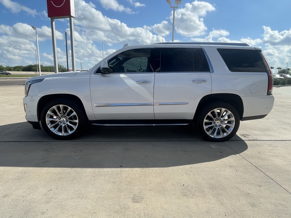2018 Cadillac Escalade Luxury photo 2