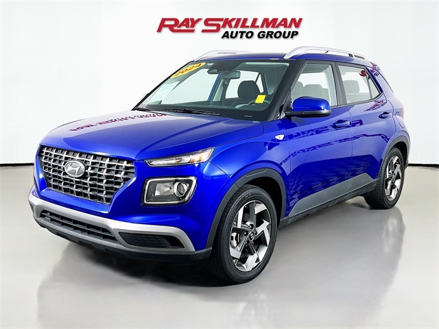 2024 Hyundai Venue SEL photo 3