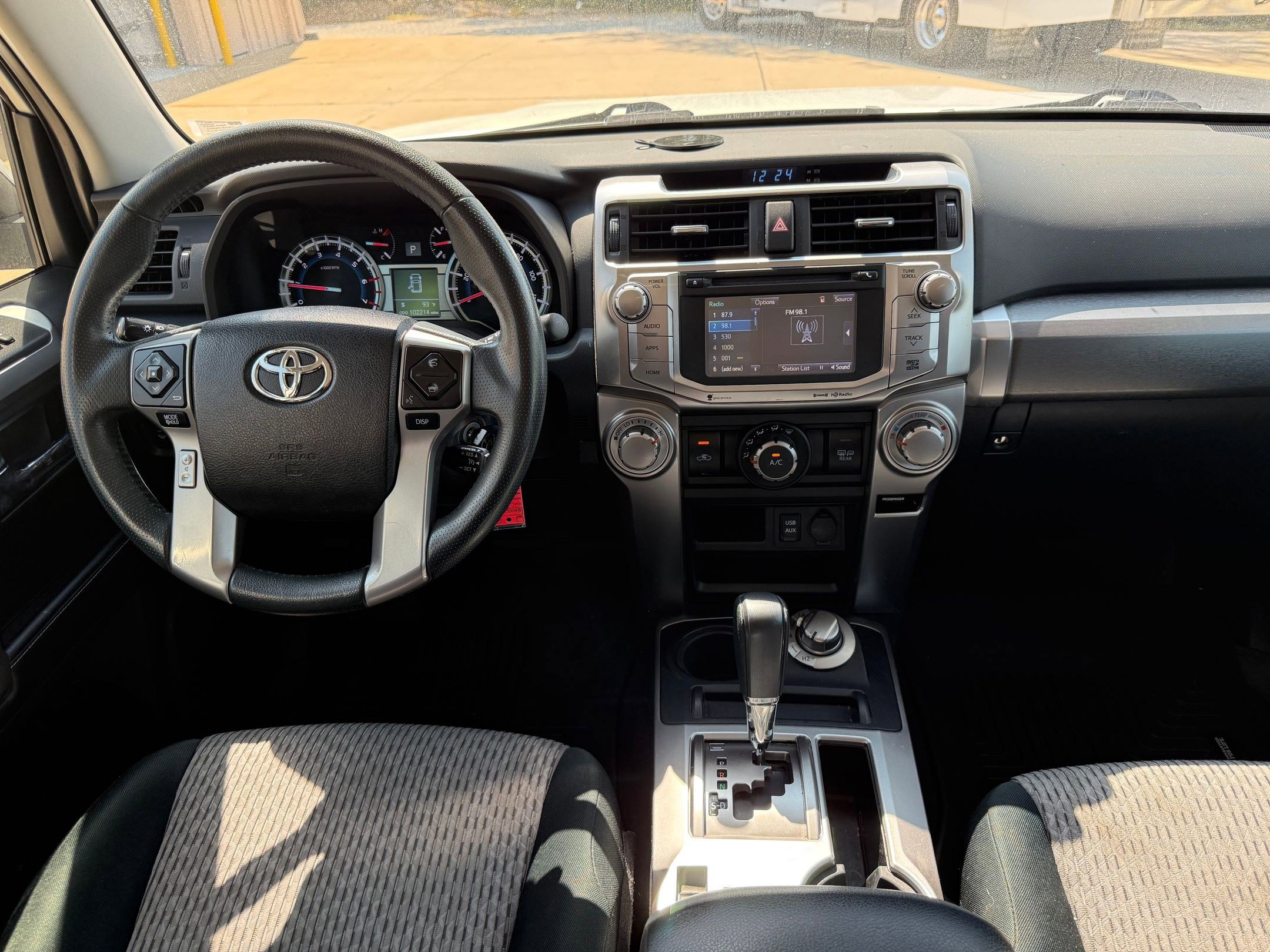 2019 Toyota 4Runner SR5 4WD photo 4