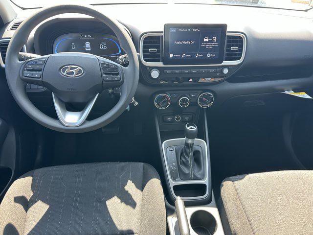 2025 Hyundai Venue SE photo 18