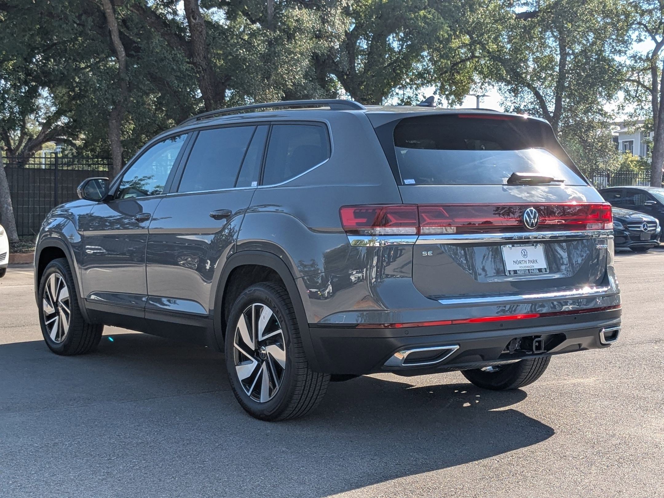 2026 Volkswagen Atlas SE Technology photo 3