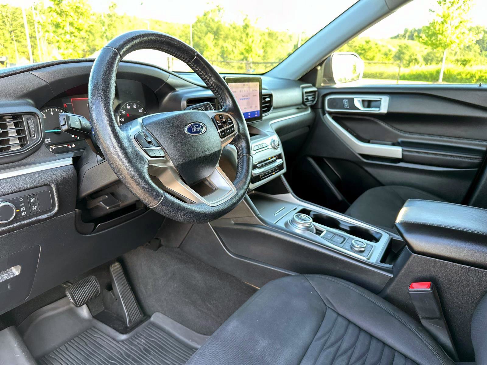2021 Ford Explorer XLT photo 32
