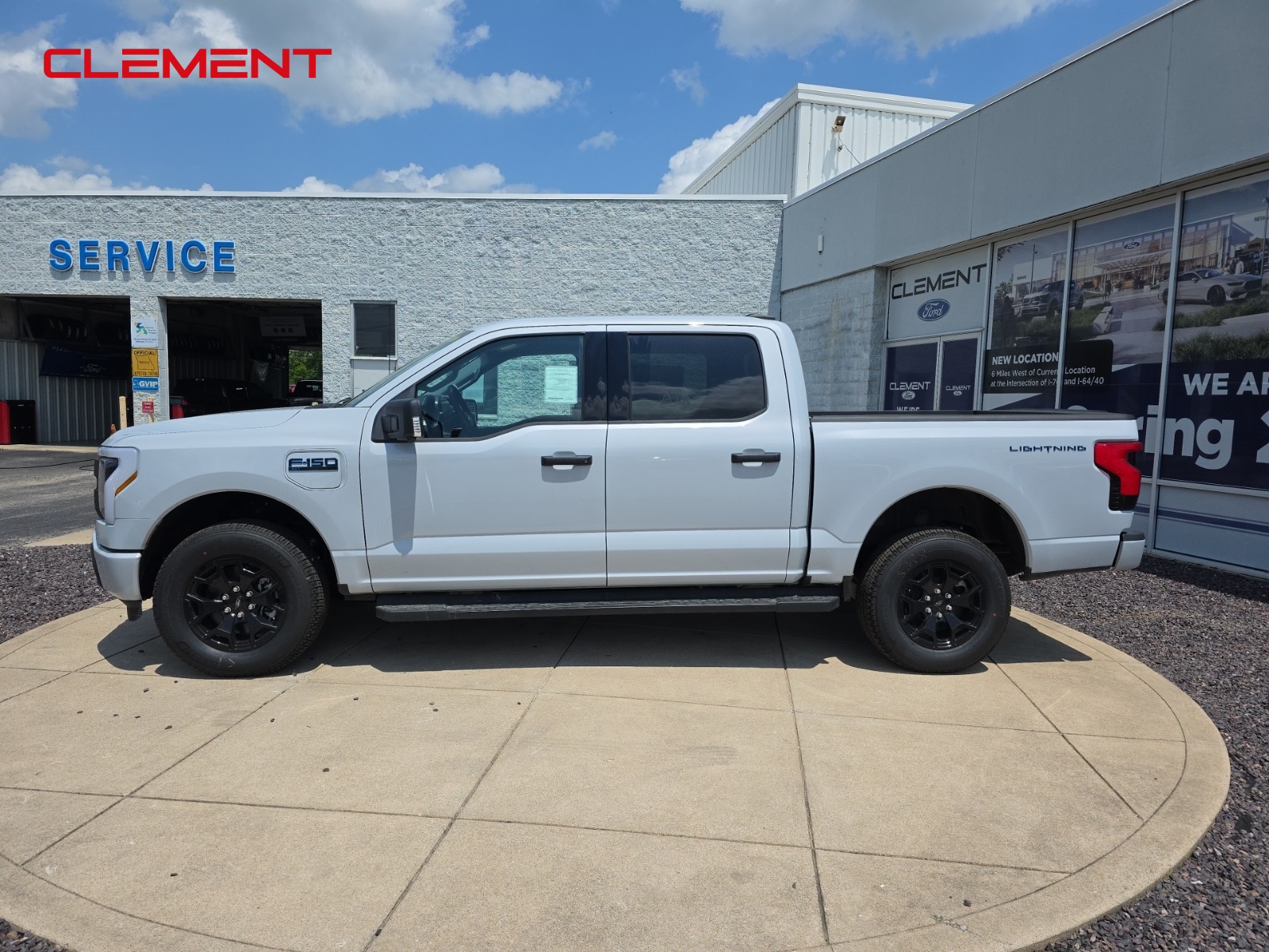 2025 Ford F-150 Lightning XLT photo 4