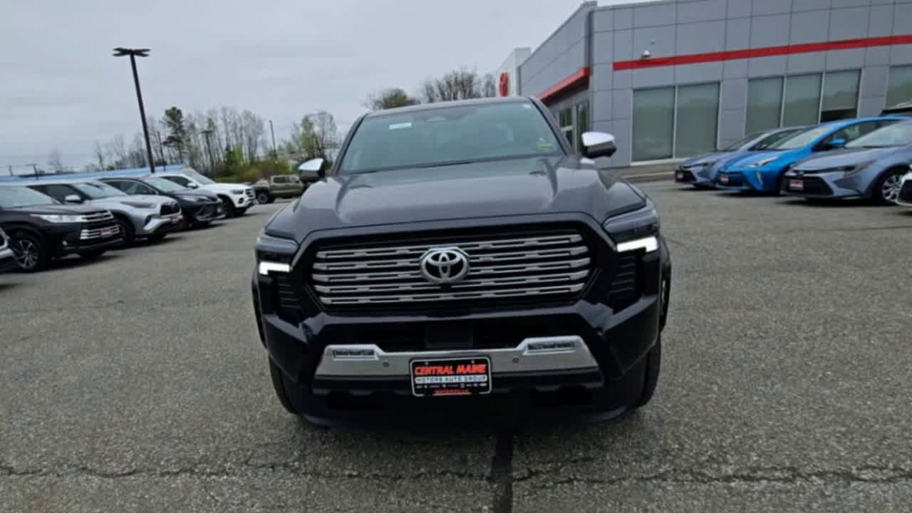 2025 Toyota Tacoma Limited photo 3