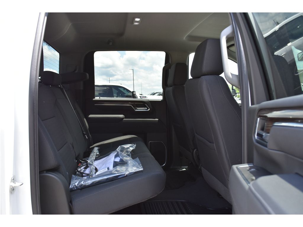 2025 Chevrolet Silverado 2500HD LT photo 11