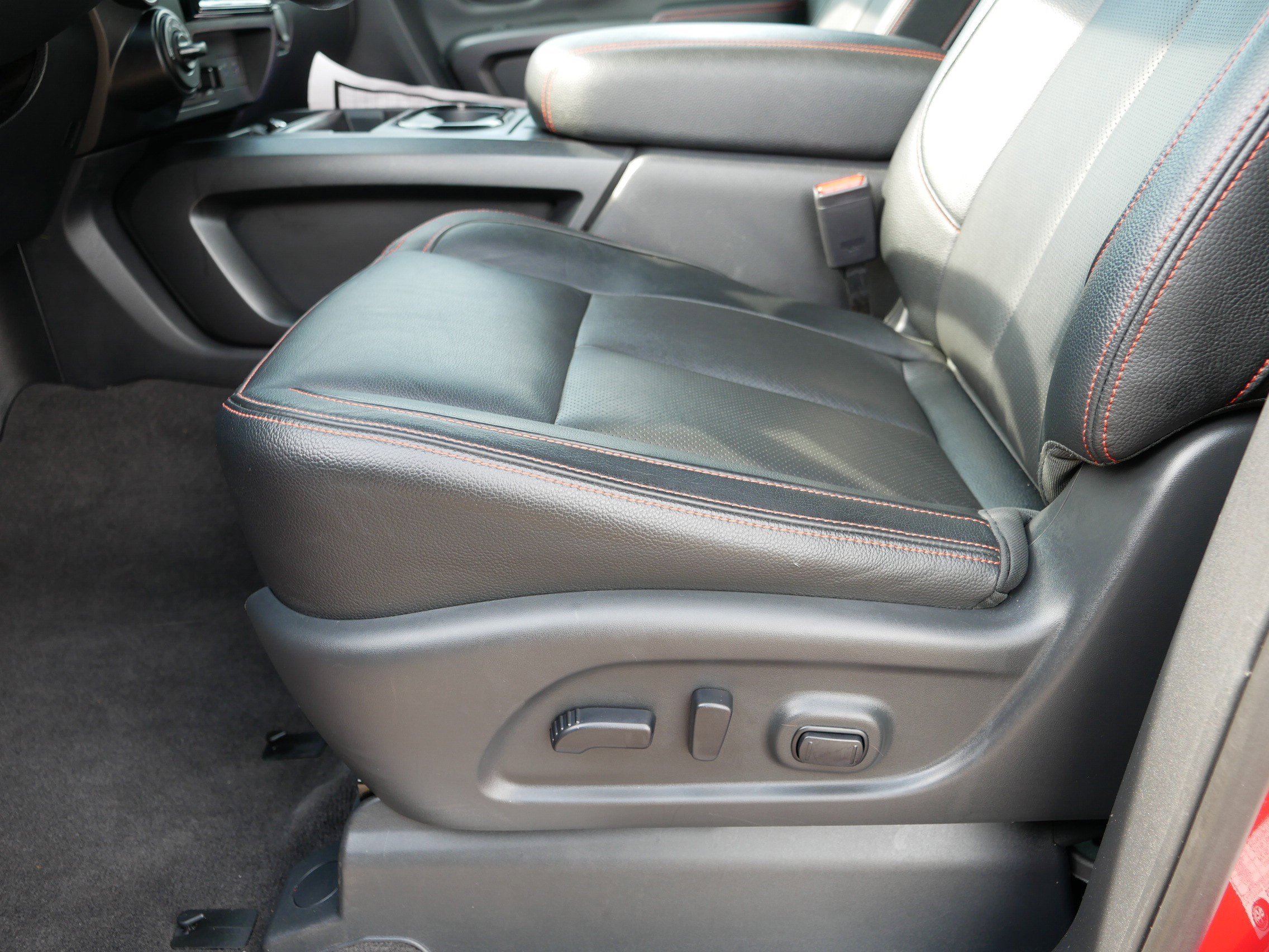 2021 Nissan Titan PRO-4X photo 19
