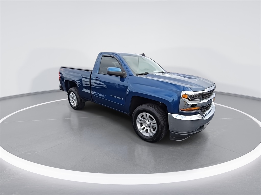 2018 Chevrolet Silverado 1500 LT photo 2