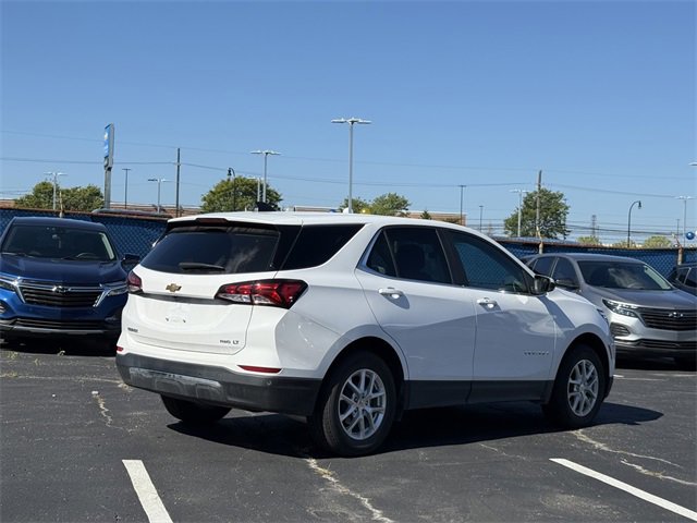 2022 Chevrolet Equinox LT photo 3