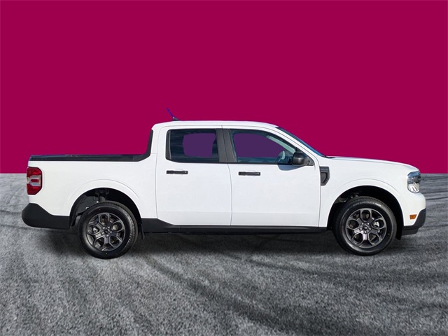 2023 Ford Maverick XLT photo 2