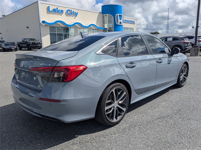 2024 Honda Civic Touring photo 3