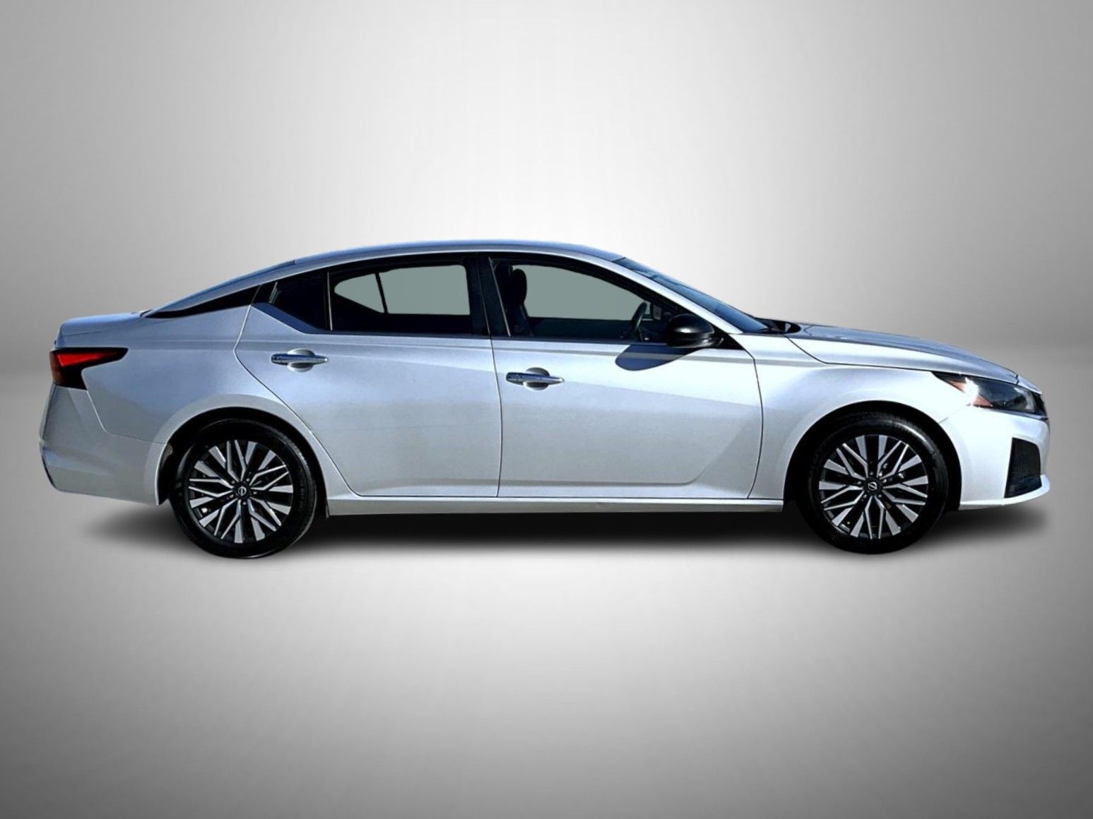 2024 Nissan Altima 2.5 SV photo 4