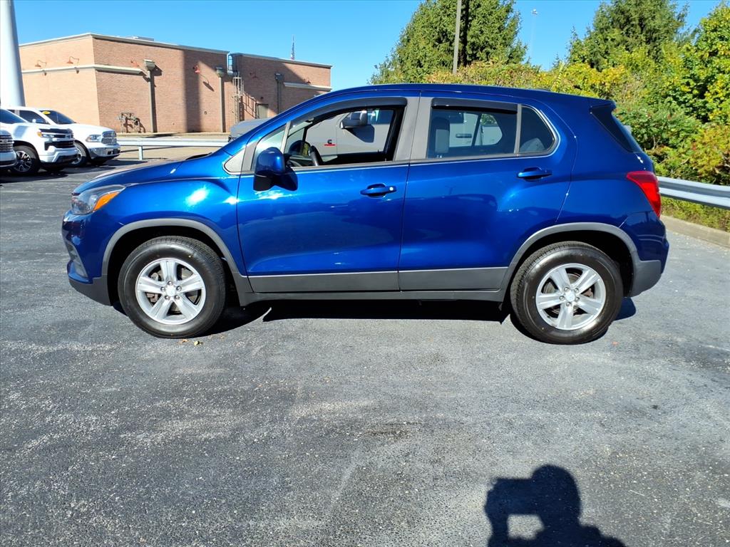 Used 2017 Chevrolet Trax LS with VIN 3GNCJNSB3HL220423 for sale in Saint Clairsville, OH