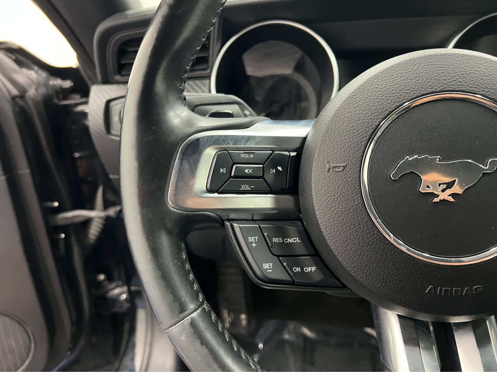 2018 Ford Mustang EcoBoost photo 4