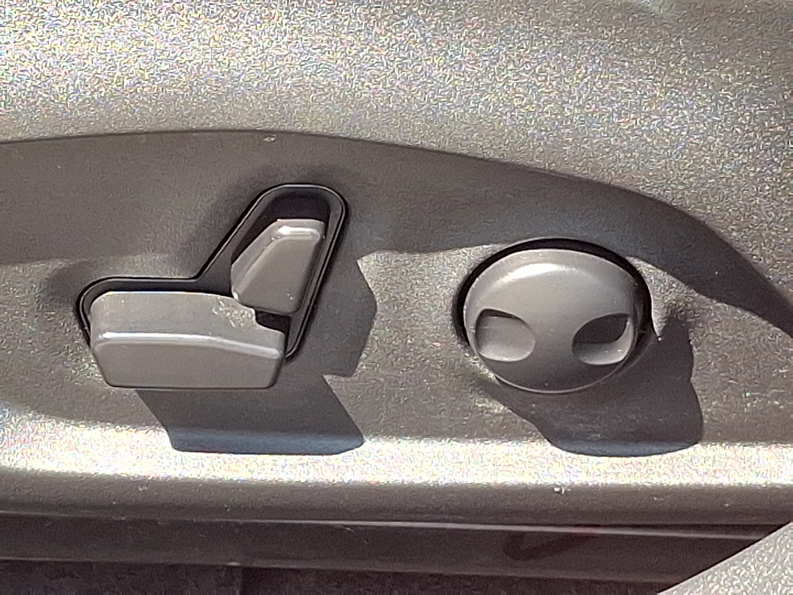 2023 Jeep Compass Latitude Lux photo 23