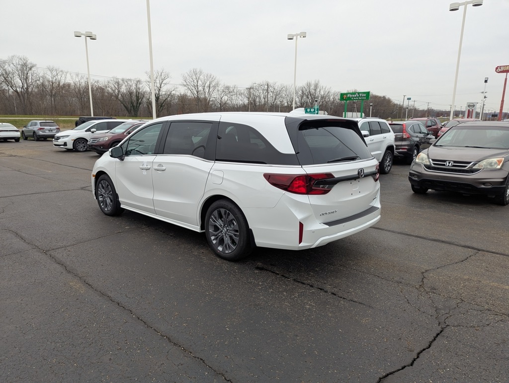 2026 Honda Odyssey Touring photo 4