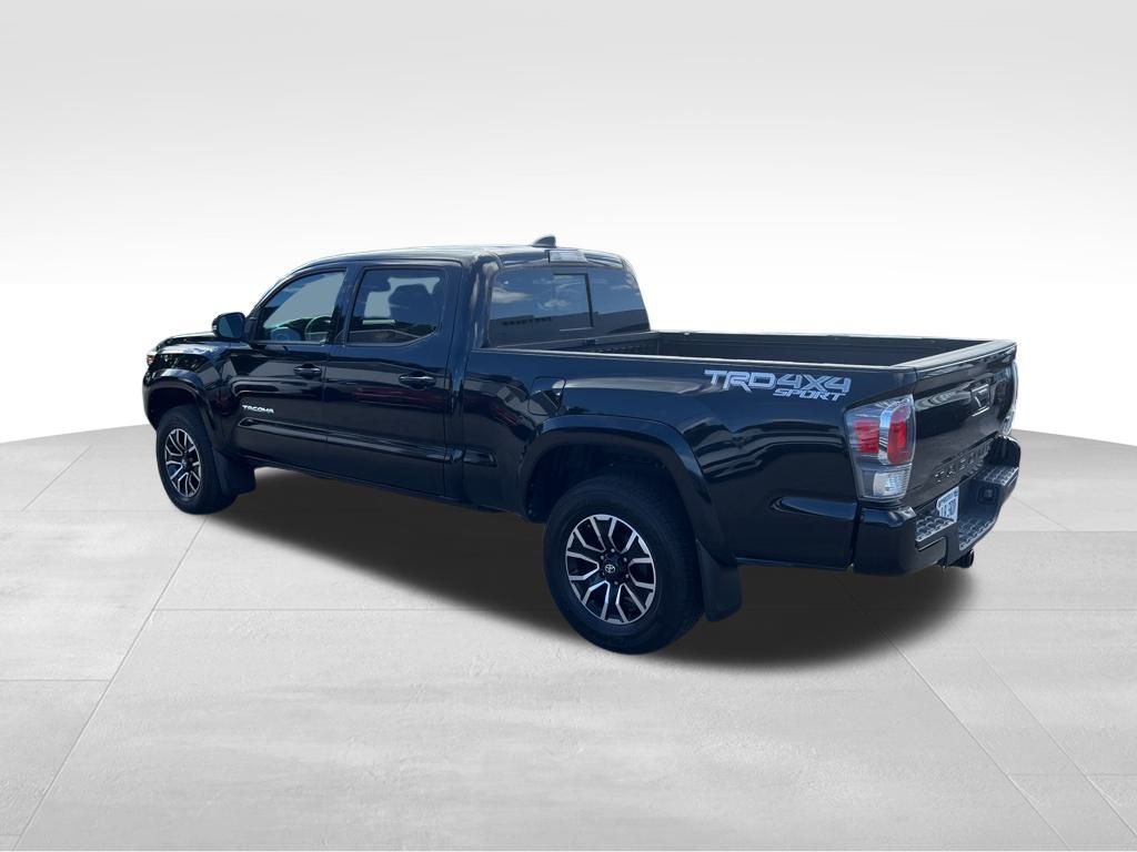 2020 Toyota Tacoma TRD Sport photo 3