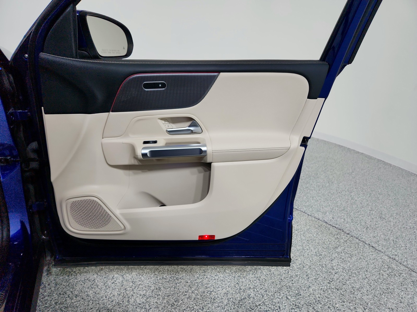2022 Mercedes Benz GLB 250 photo 35