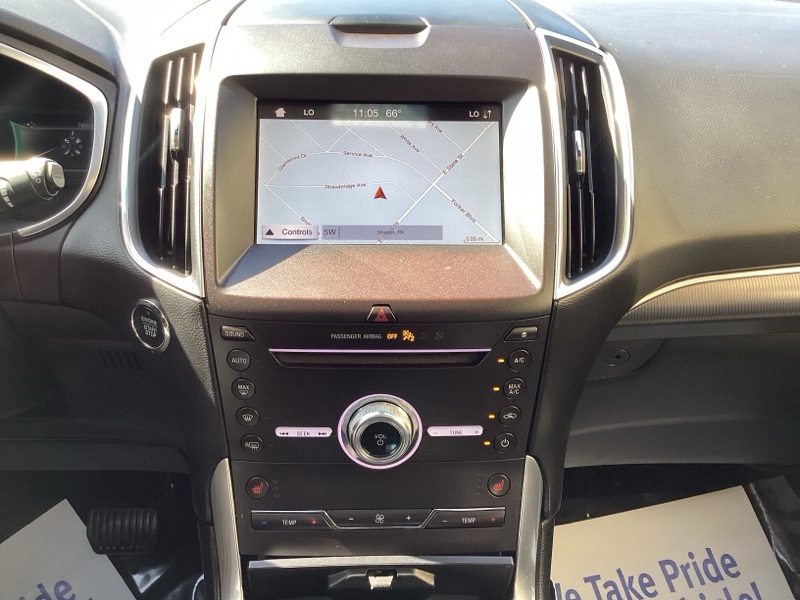 2019 Ford Edge Titanium photo 35