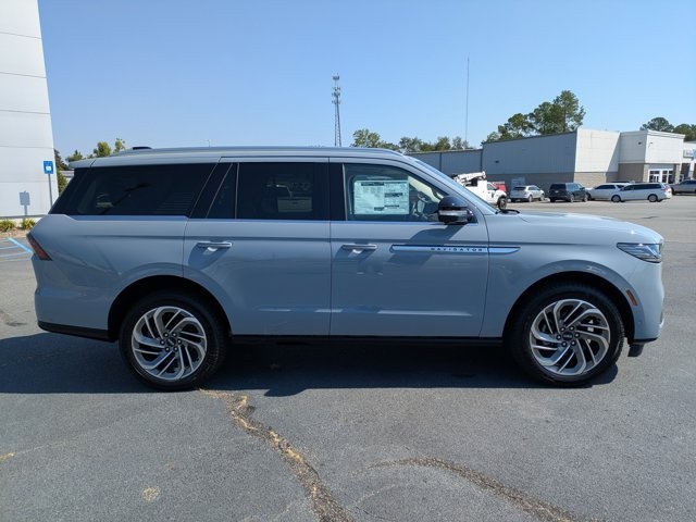 2025 Lincoln Navigator Reserve photo 2