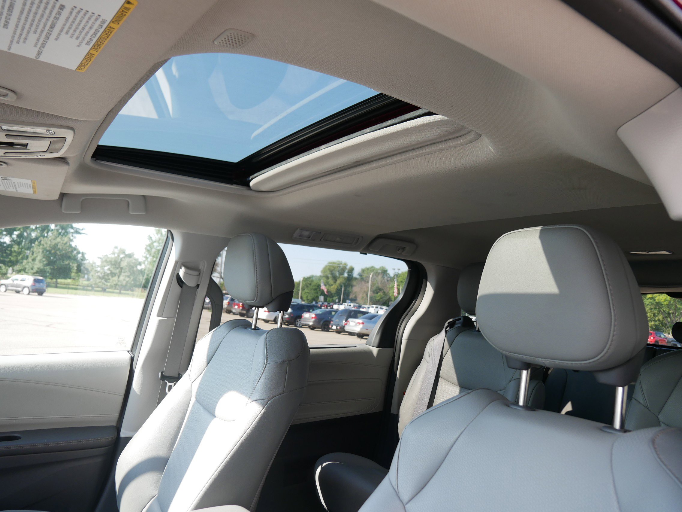 2022 Toyota Sienna XLE photo 20