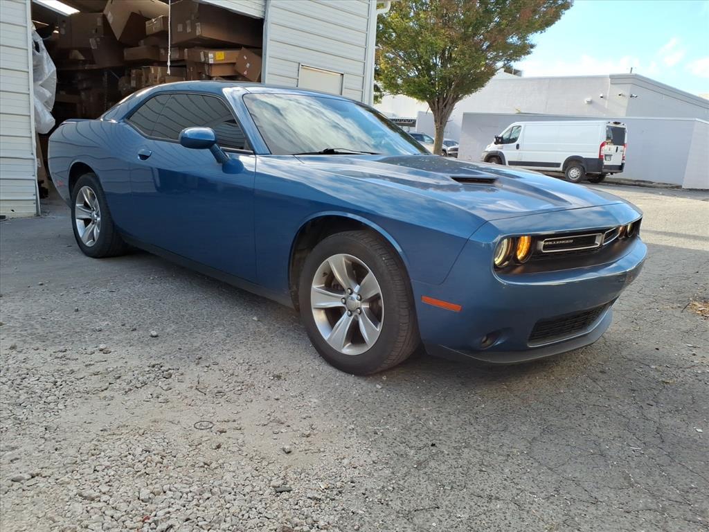 2021 Dodge Challenger SXT photo 2
