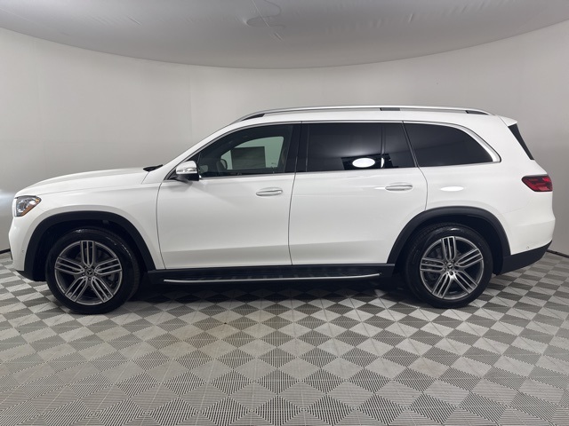 2026 Mercedes Benz GLS 450 4MATIC photo 4