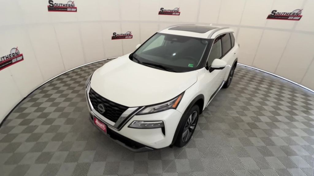 2023 Nissan Rogue SL photo 2