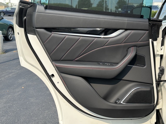 2024 Maserati Levante GT photo 17