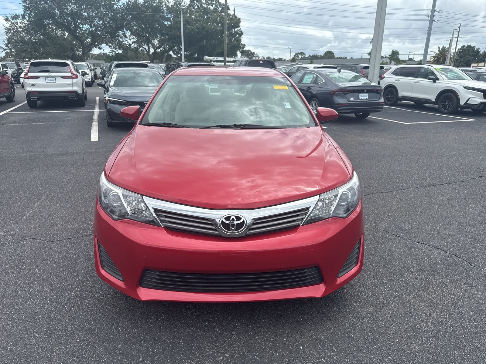 2014 Toyota Camry SE photo 2