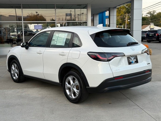2025 Honda HR-V LX photo 2