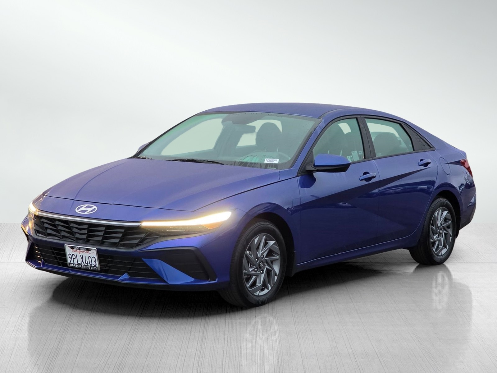 2024 Hyundai Elantra SEL photo 3