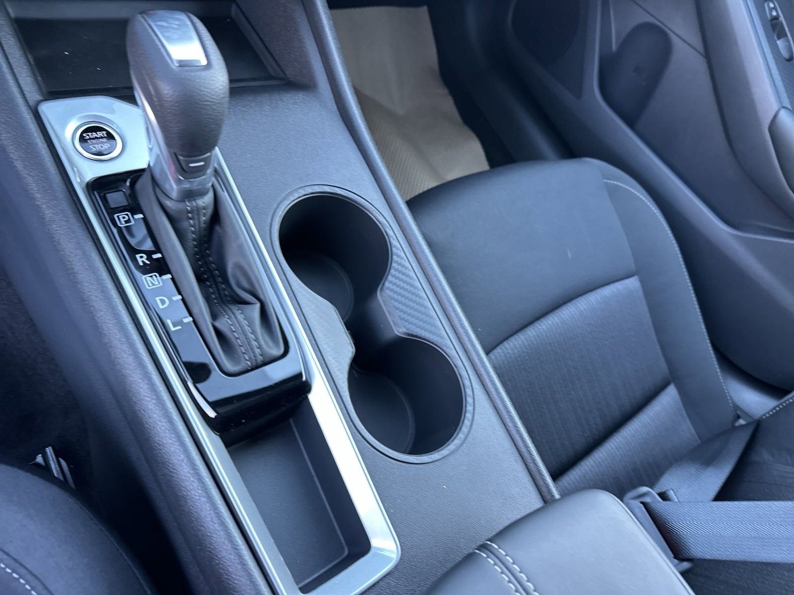 2025 Nissan Altima S photo 32