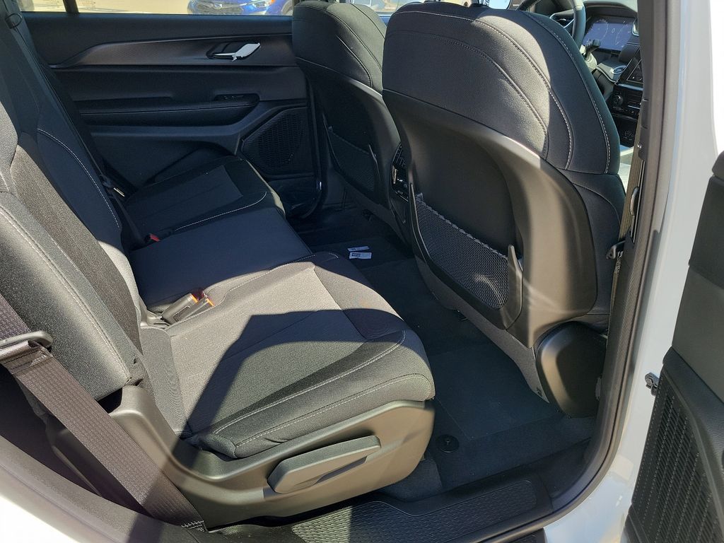 2025 Jeep Grand Cherokee Laredo X photo 10