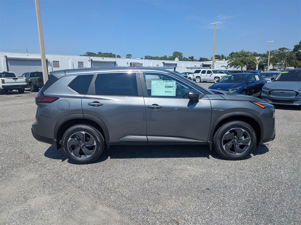 2026 Nissan Rogue SV photo 2