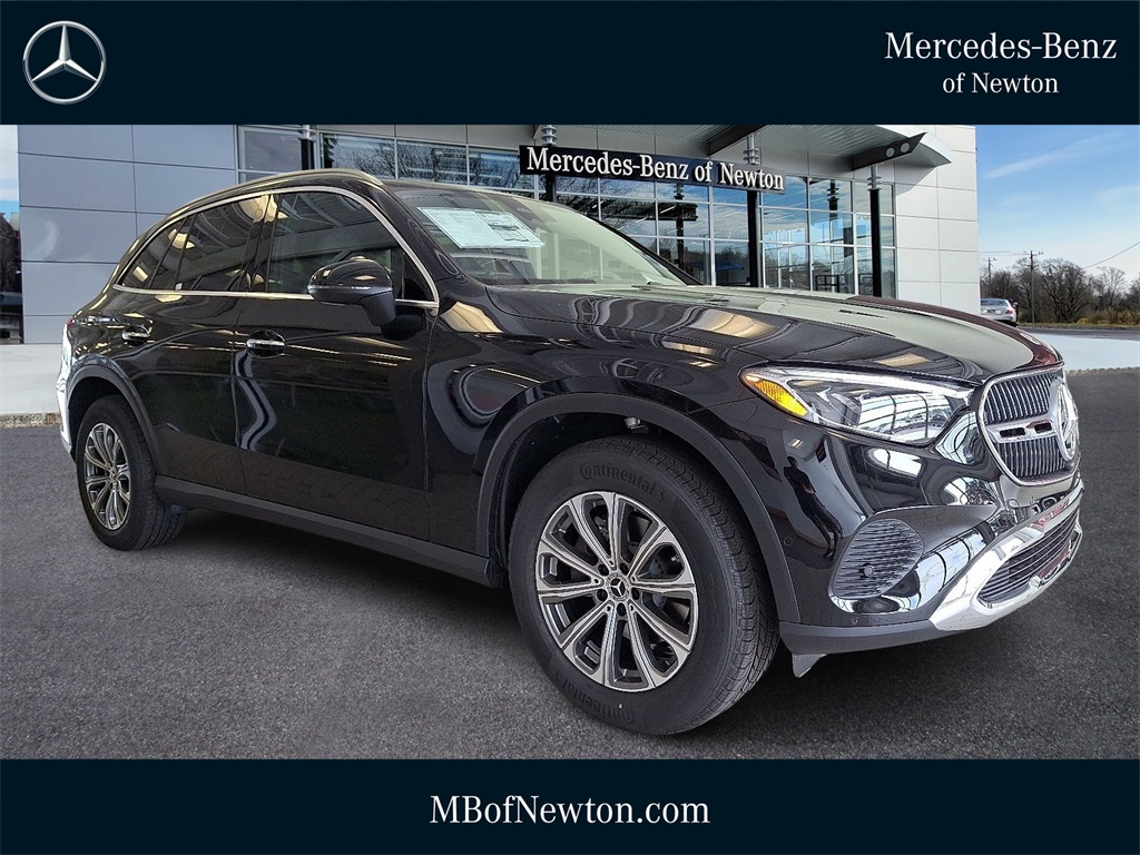 2025 Mercedes-Benz GLC Base's photo