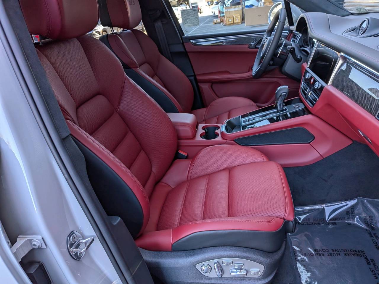 2025 Porsche Macan GTS photo 20