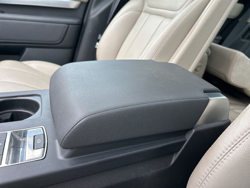 2020 Land Rover Discovery Landmark photo 30