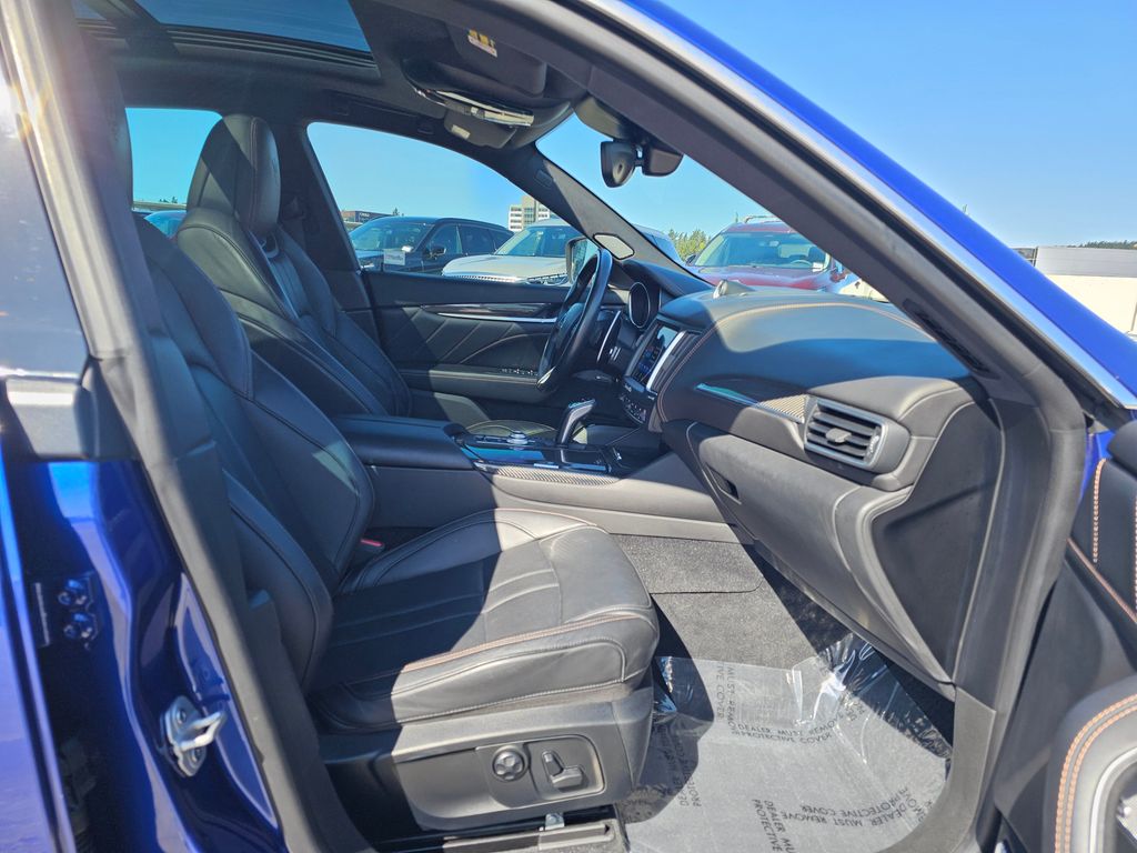 2019 Maserati Levante GranSport photo 12